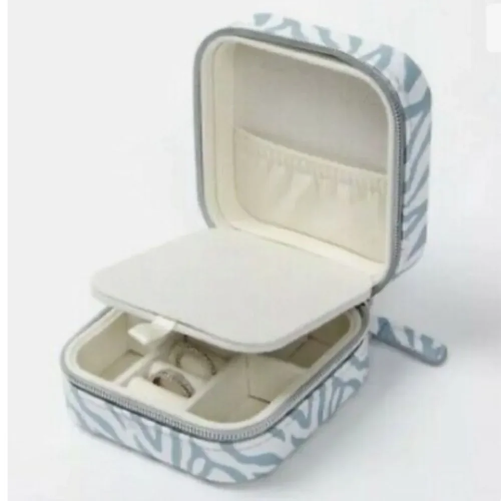 Milly Traveling Jewelry Box!